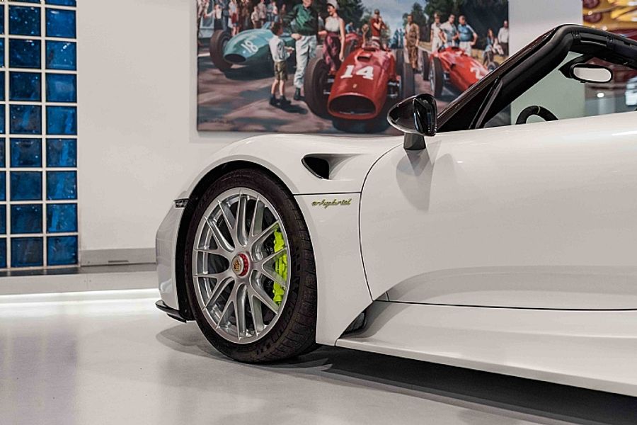 2015 Porsche 918 Weissach