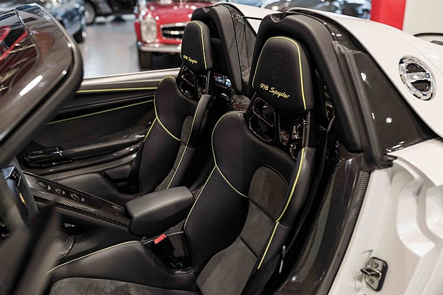 2015 Porsche 918 Weissach
