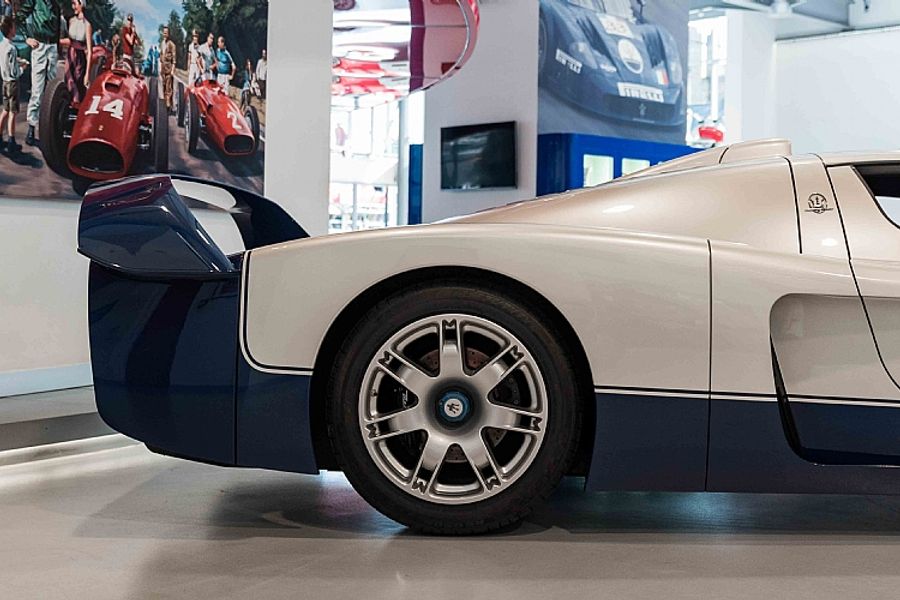 2005 Maserati MC12