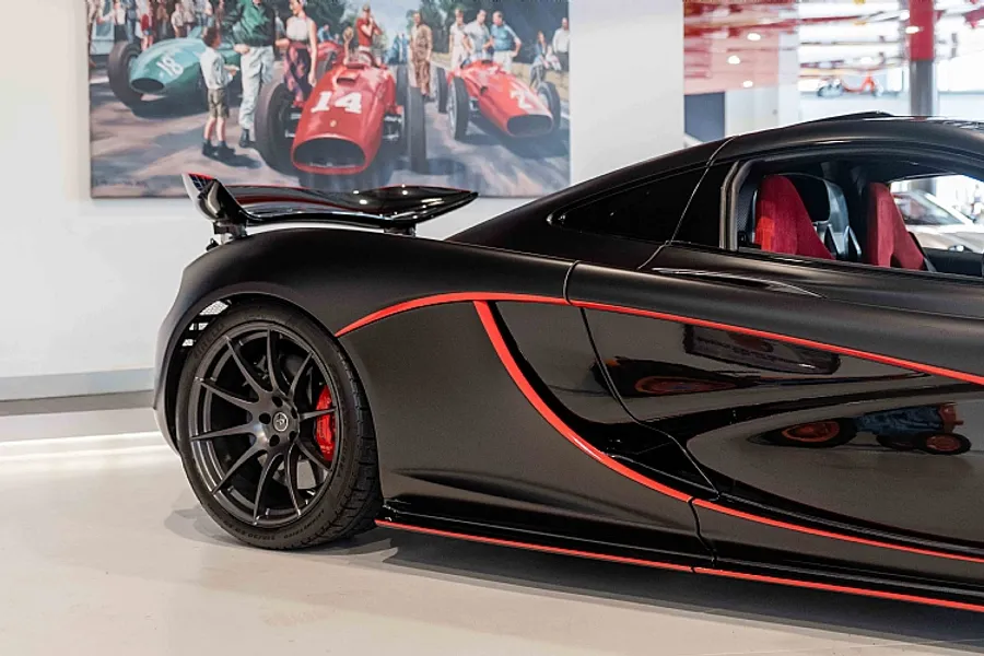 2015 McLaren P1
