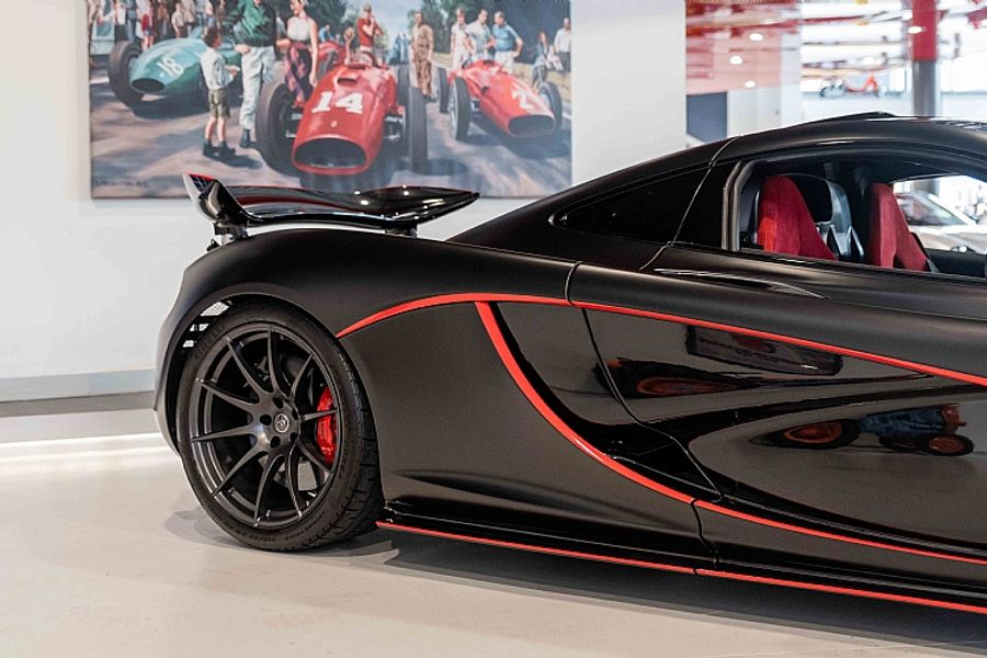 2015 McLaren P1
