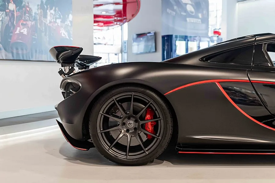 2015 McLaren P1