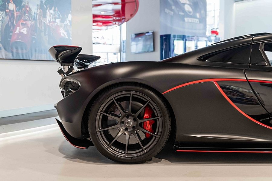 2015 McLaren P1