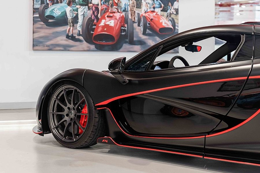 2015 McLaren P1