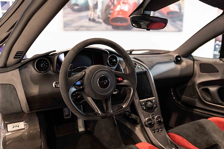 2015 McLaren P1