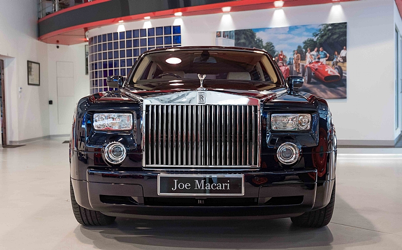 洋書 Rolls-Royce The Derby Phantoms Rolls Royce the Derby Phantoms by Lawrence Dalton:: Very