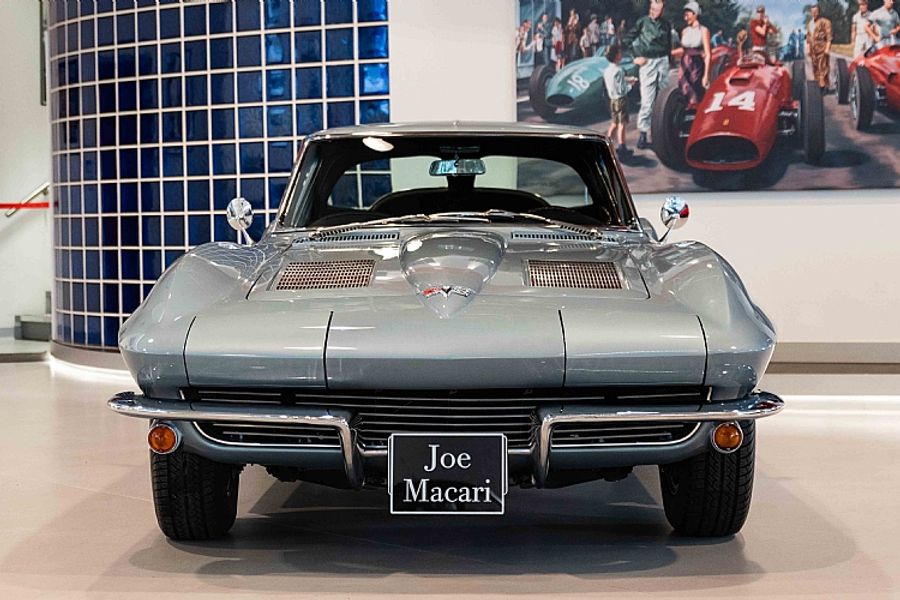 1963 Chevrolet Corvette Stingray C2 Split Window Coupe
