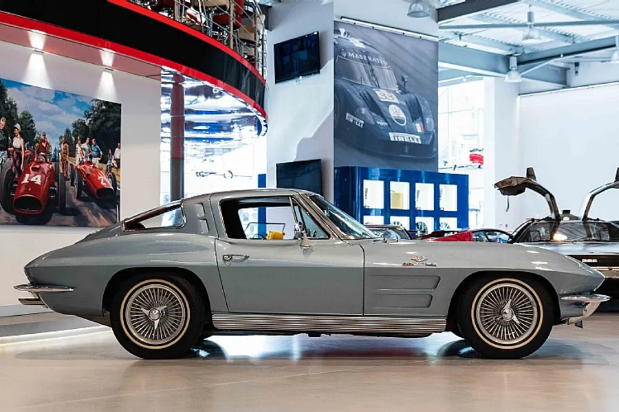 1963 Chevrolet Corvette Stingray C2 Split Window Coupe