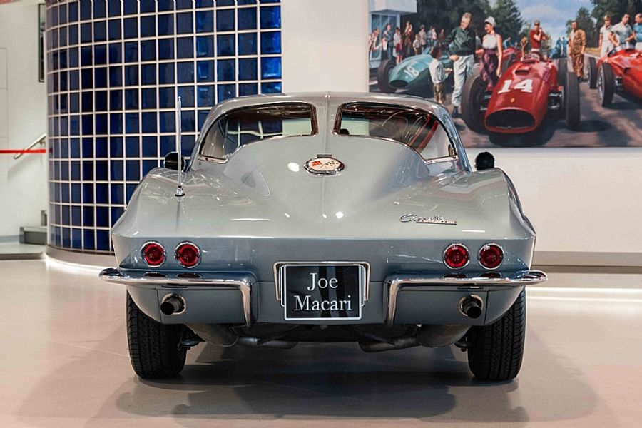 1963 Chevrolet Corvette Stingray C2 Split Window Coupe