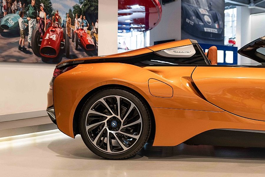 2018 BMW i8 Roadster