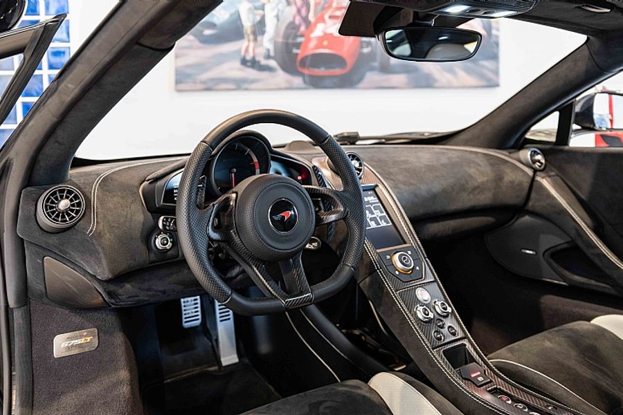 2015 McLaren 675LT