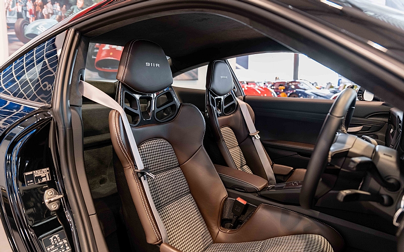 911r seats