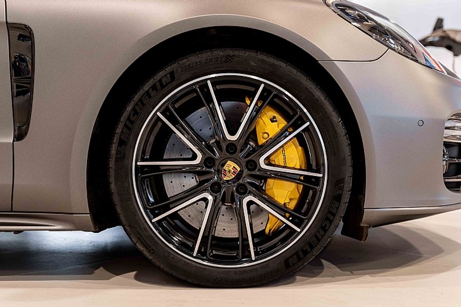 2018 Porsche Panamera Turbo S E-Hybrid Sport Turismo