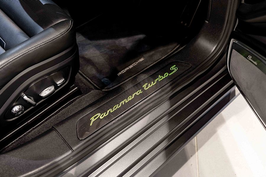 2018 Porsche Panamera Turbo S E-Hybrid Sport Turismo