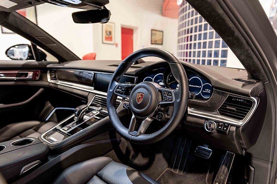 2018 Porsche Panamera Turbo S E-Hybrid Sport Turismo