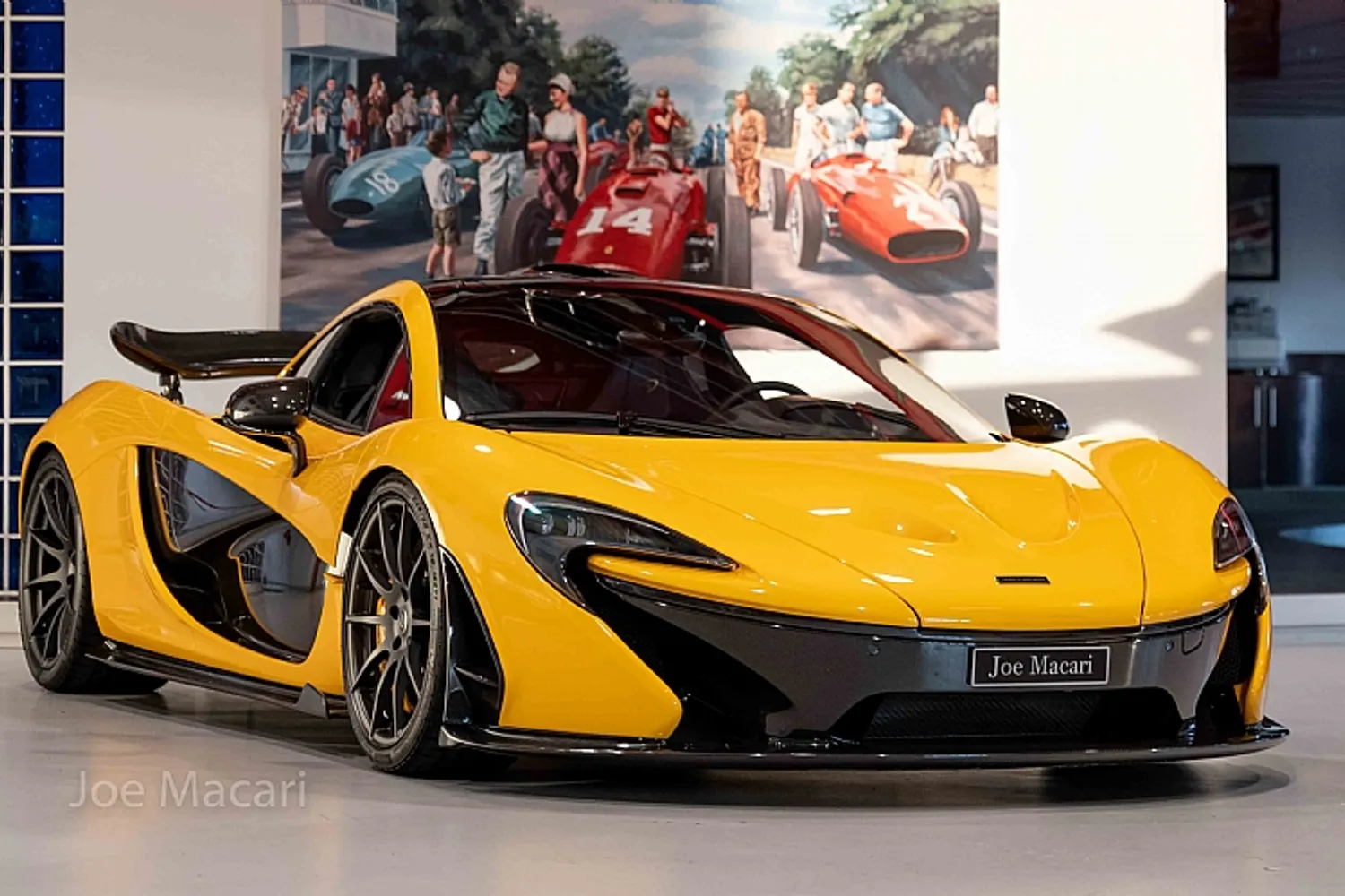 2015 McLaren P1