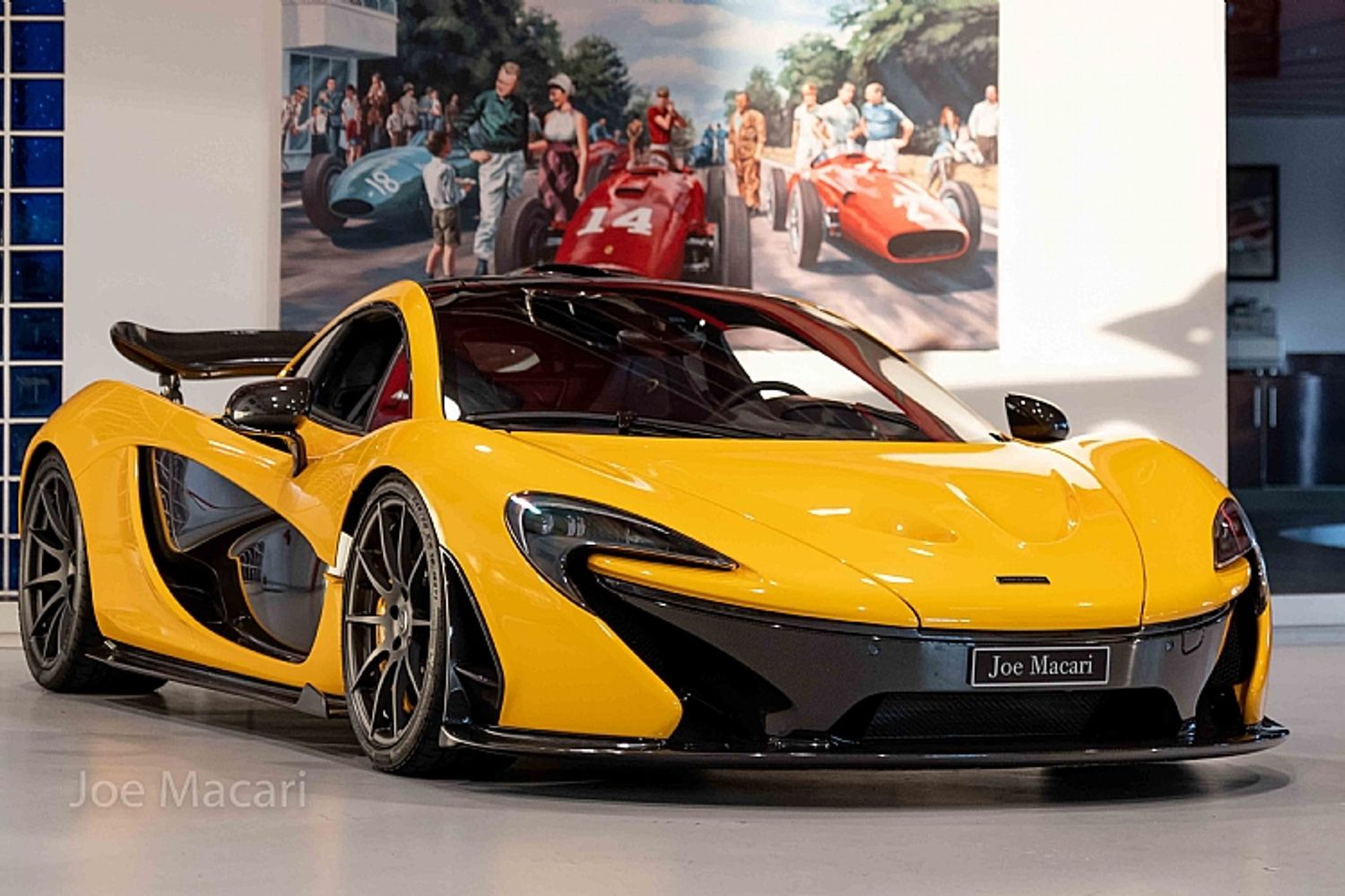 2015 McLaren P1