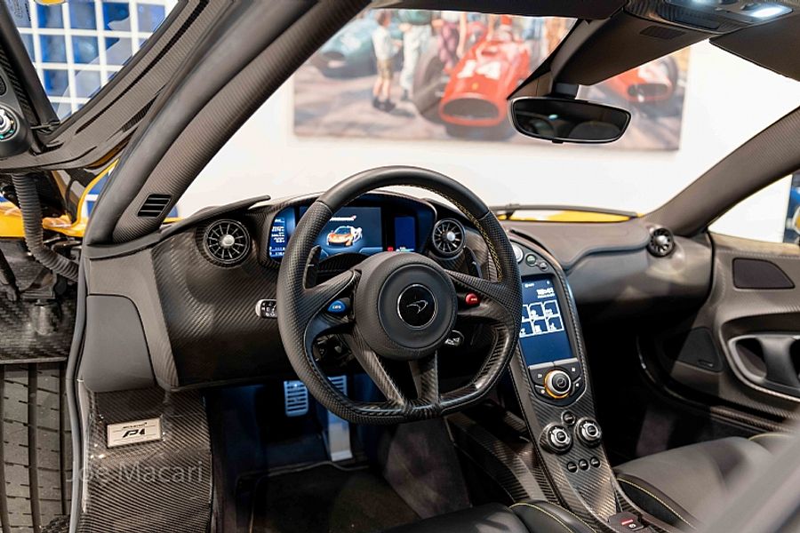 2015 McLaren P1