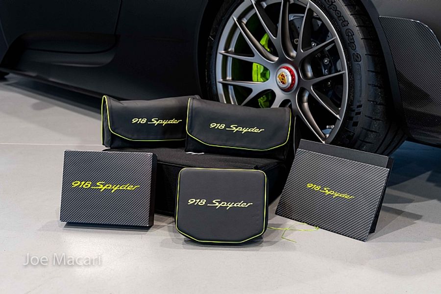 2015 Porsche 918 Spyder Weissach