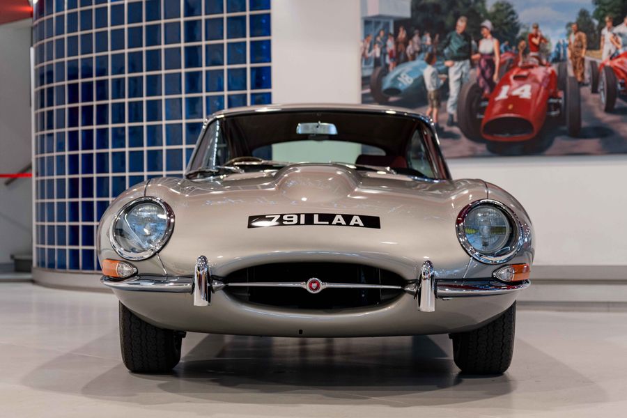 Jaguar E-Type Series 1 FHC