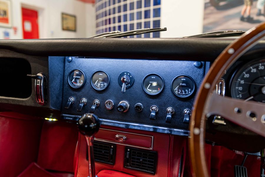 Jaguar E-Type Series 1 FHC