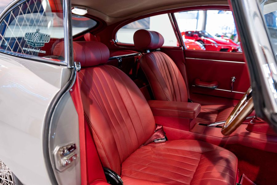 Jaguar E-Type Series 1 FHC