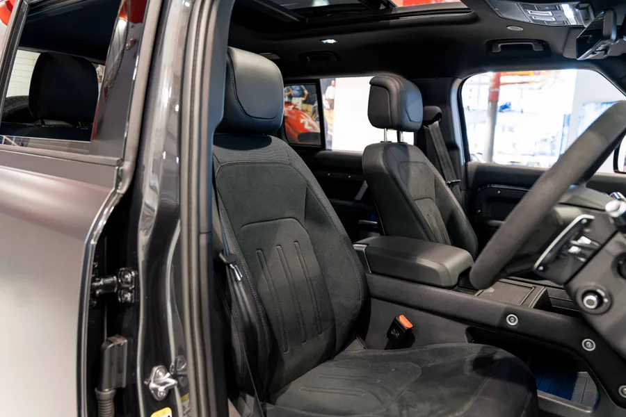 LAND ROVER DEFENDER V8