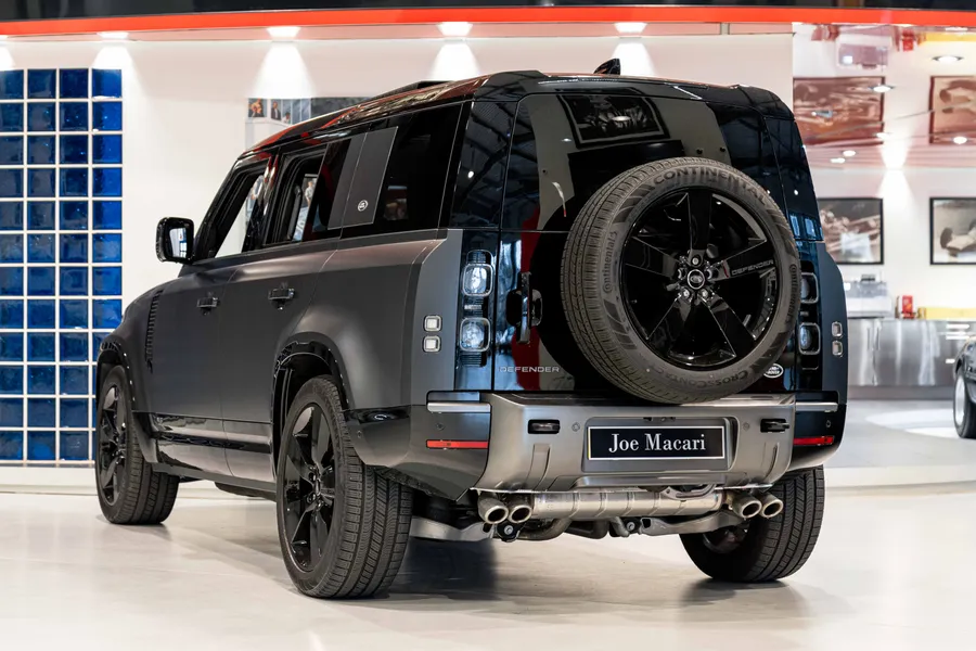 LAND ROVER DEFENDER V8