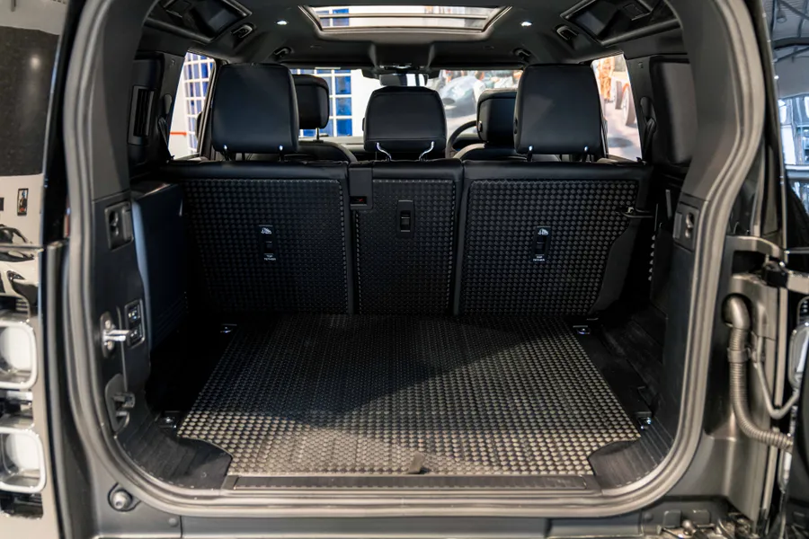 LAND ROVER DEFENDER V8