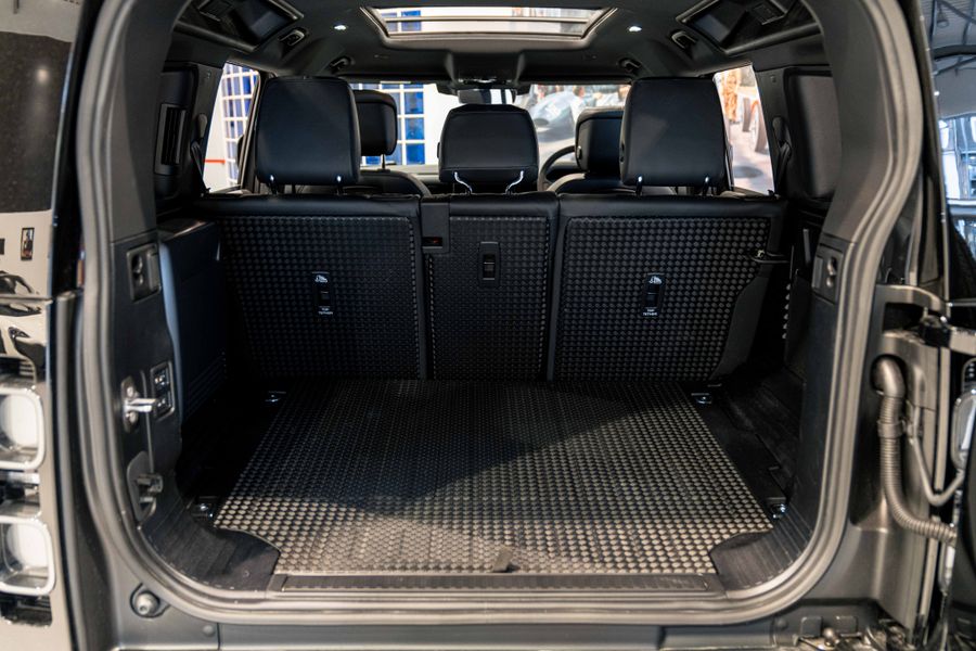 LAND ROVER DEFENDER V8