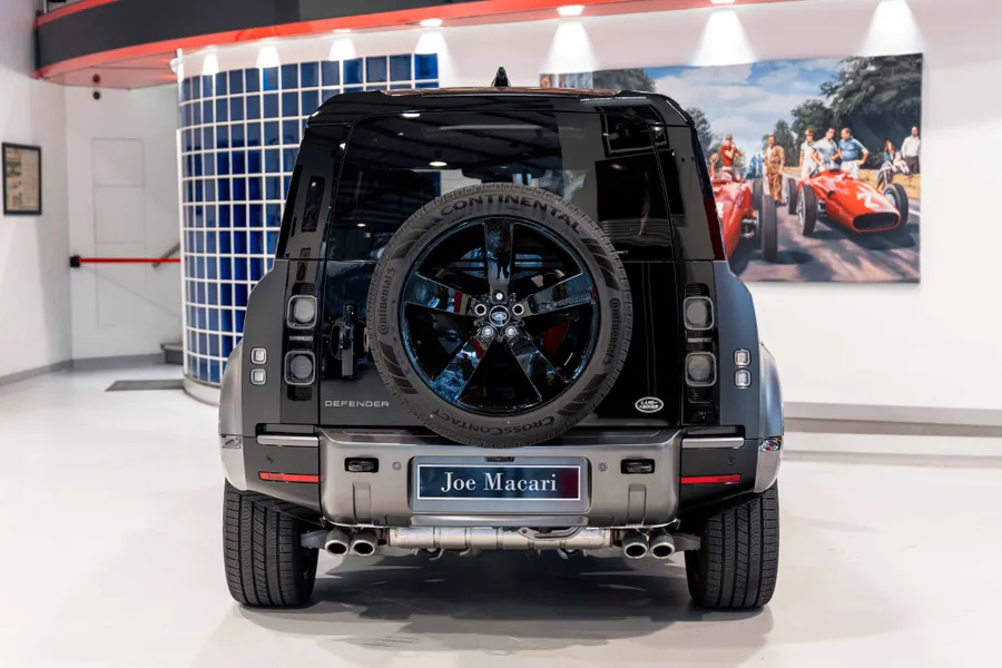 LAND ROVER DEFENDER V8