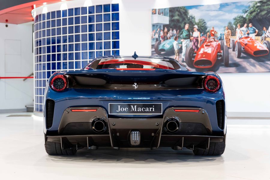 Ferrari 488 Pista