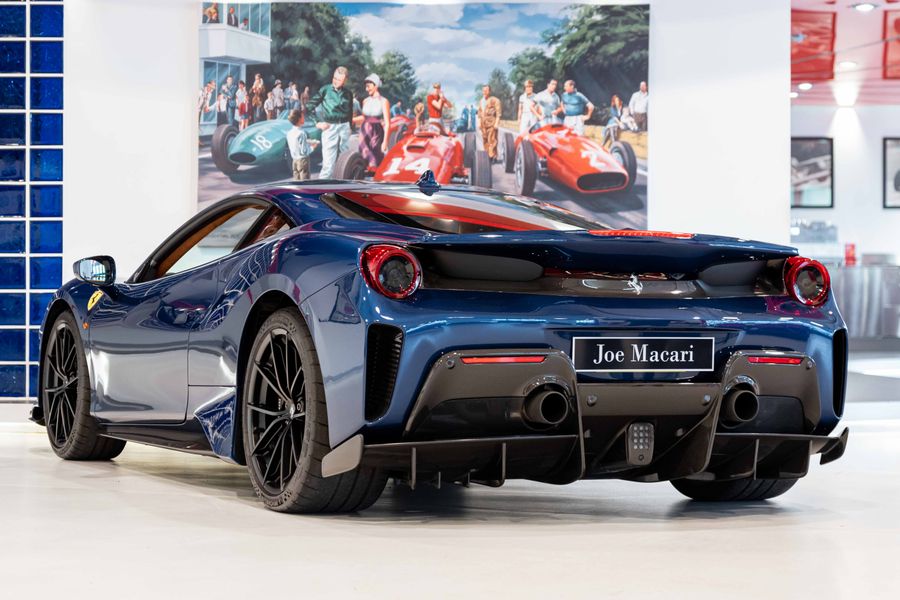 Ferrari 488 Pista