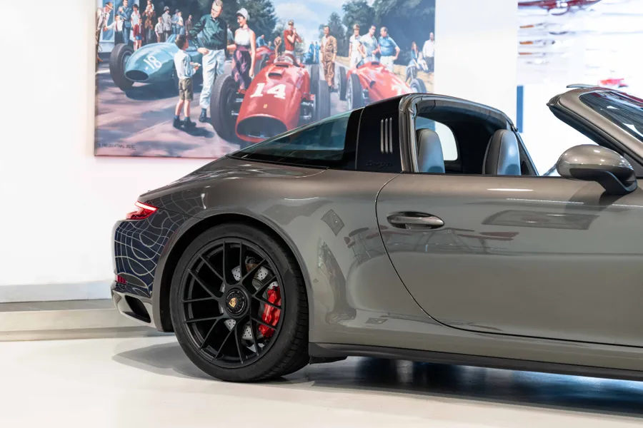 Porsche 911 Targa GTS LHD
