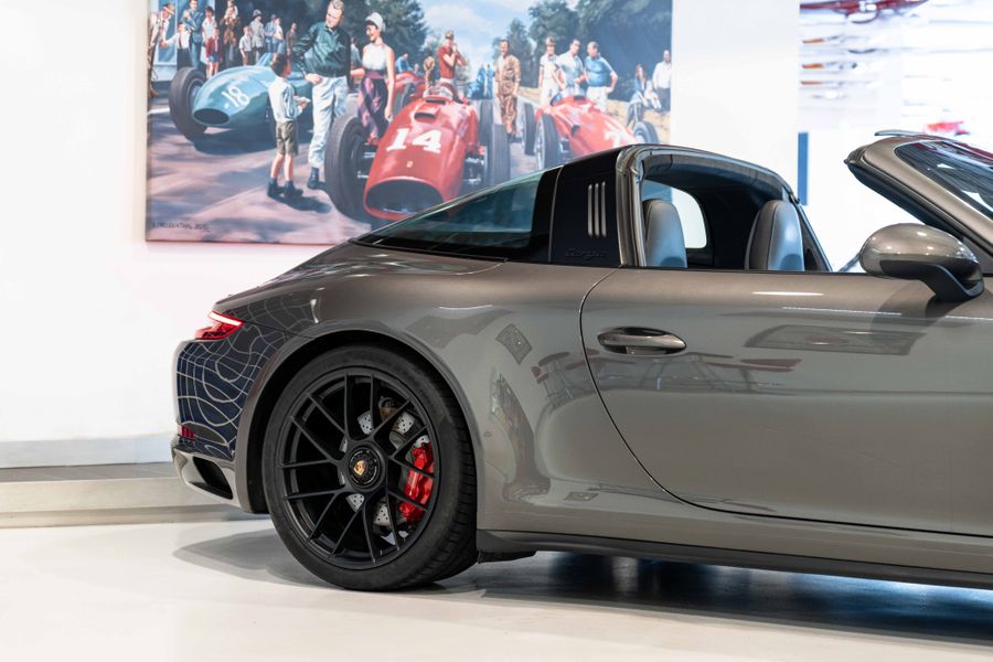 Porsche 911 Targa GTS LHD
