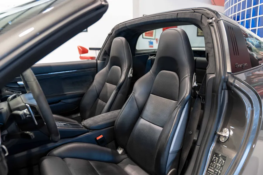 Porsche 911 Targa GTS LHD