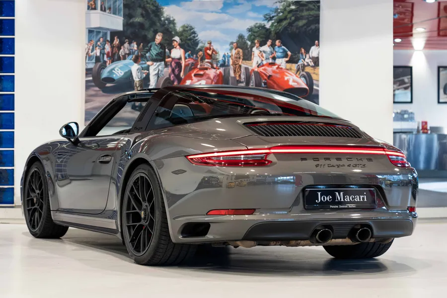 Porsche 911 Targa GTS LHD