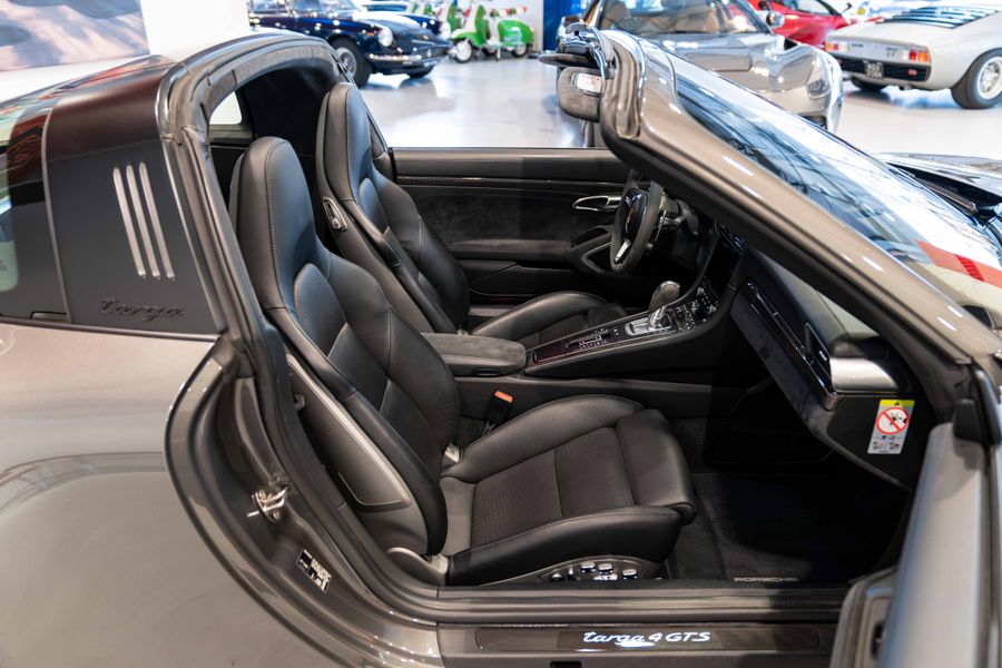 Porsche 911 Targa GTS LHD