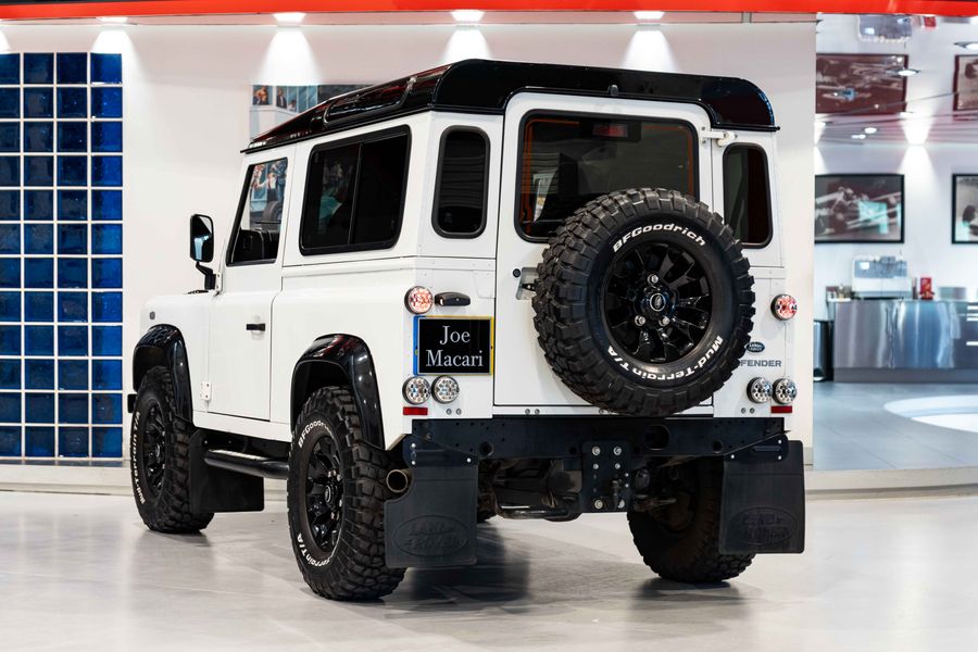 Land Rover Defender 90