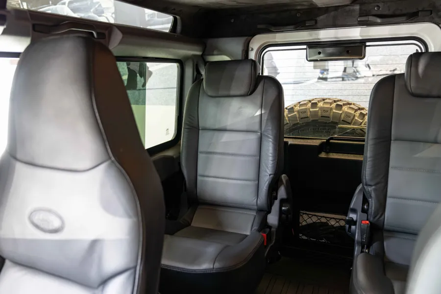Land Rover Defender 90