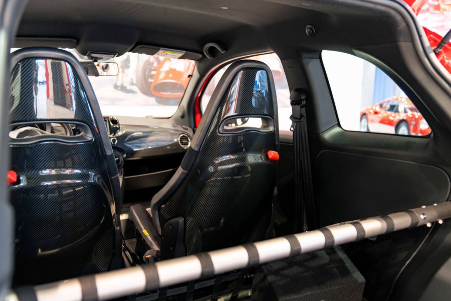 Abarth 695 Officine Ferrari LHD
