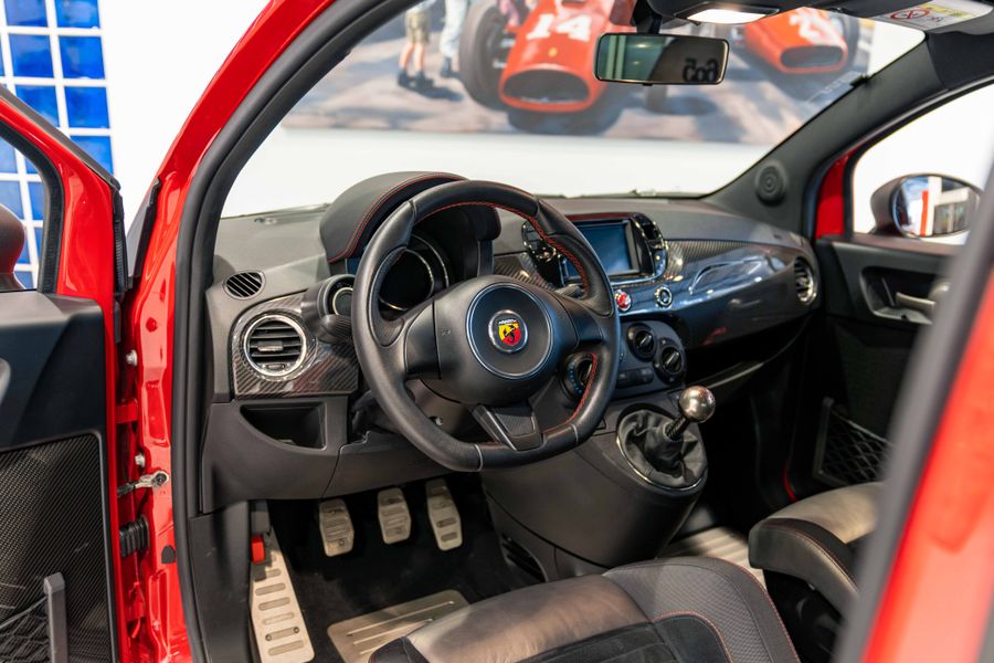 Abarth 695 Officine Ferrari LHD