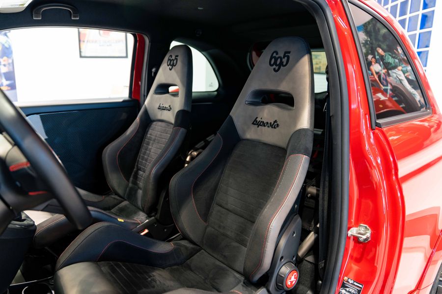 Abarth 695 Officine Ferrari LHD