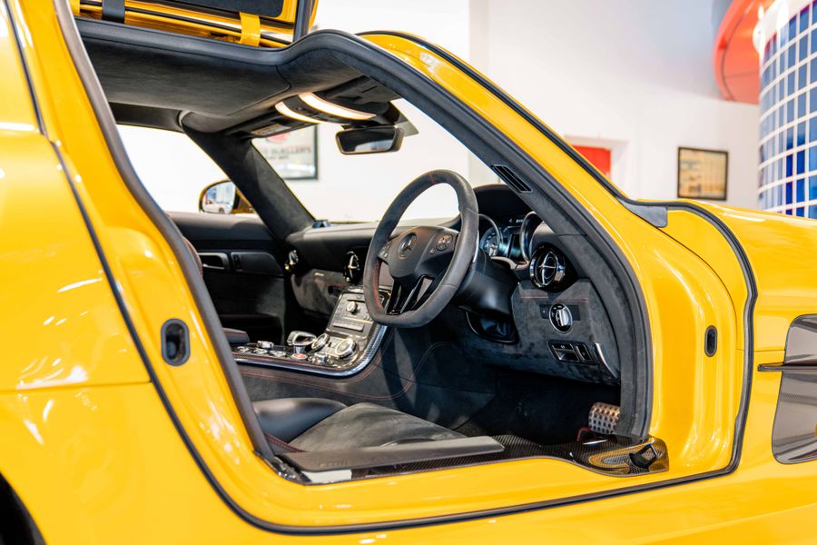 Mercedes-Benz SLS Black Series RHD