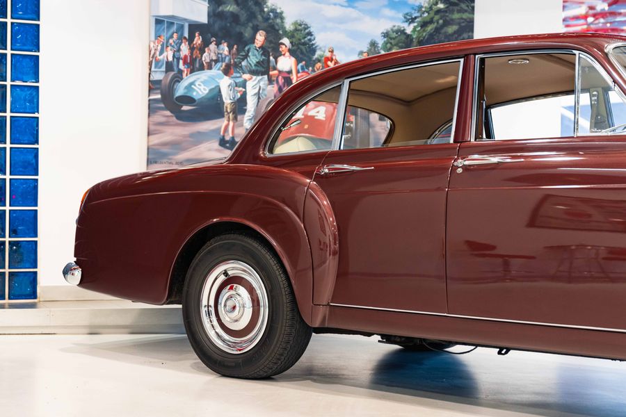 Bentley S2 Continental Flying Spur