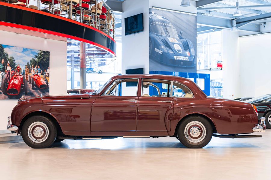 Bentley S2 Continental Flying Spur