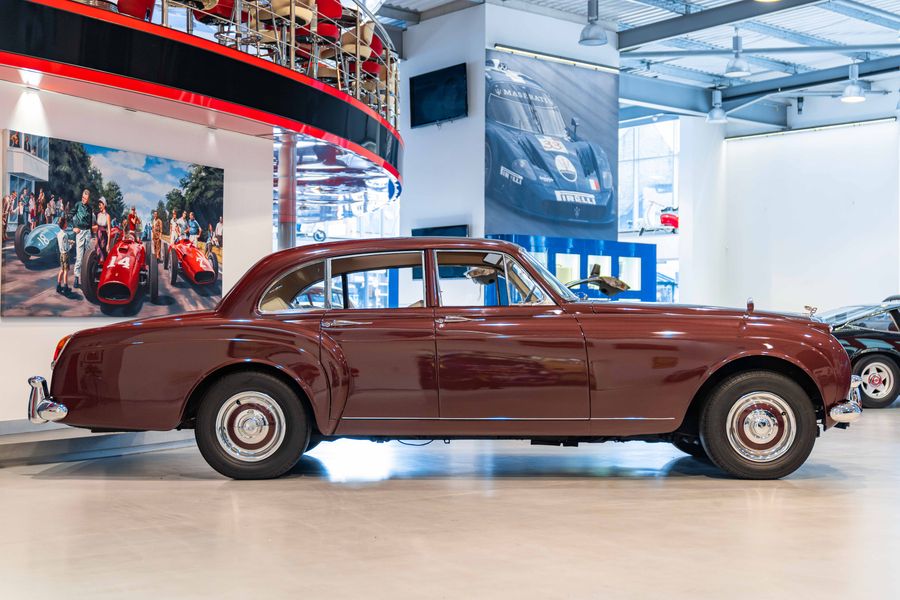 Bentley S2 Continental Flying Spur