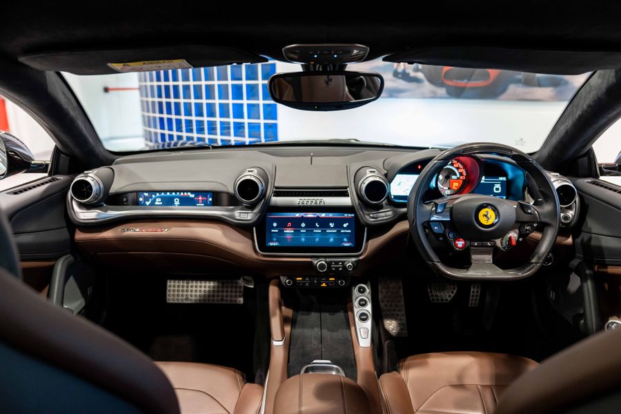 Ferrari GTC4 Lusso T