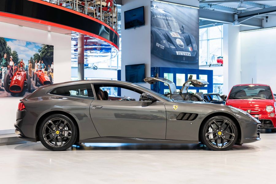 Ferrari GTC4 Lusso T