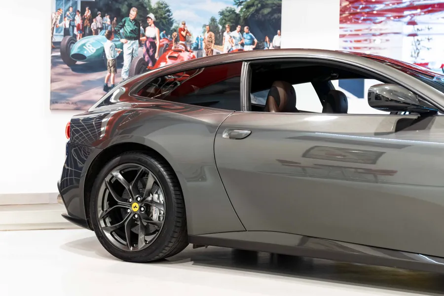 Ferrari GTC4 Lusso T